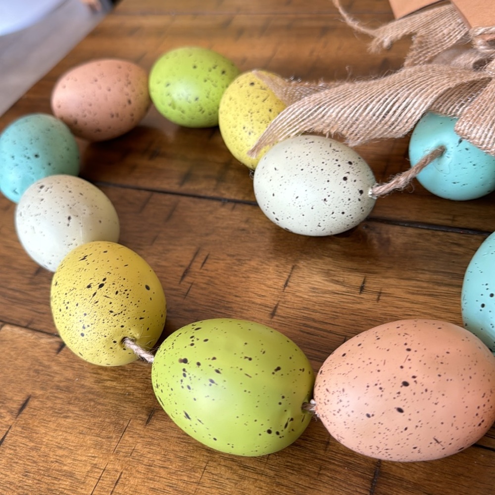 Garland of Speckled Easter Eggs - Picture 7 of 9